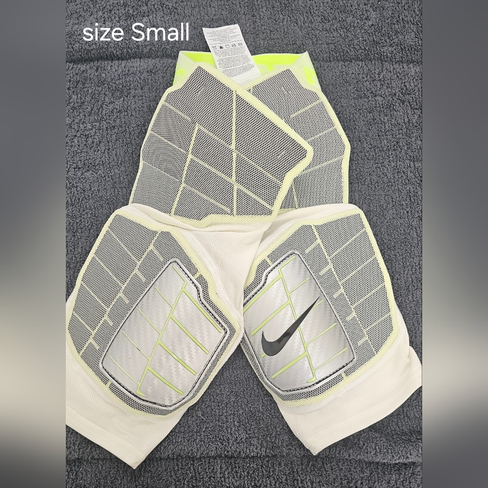 Nike Pro Combat pads